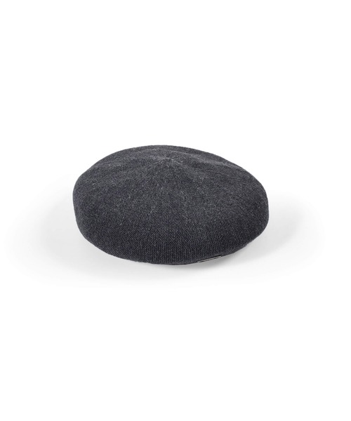 BeBe（ベベ）の「BeBe/ユニセックスBeBeロゴプレートニットベレー帽(50~56cm)（ハンチング/ベレー帽・キッズ・エンジ/ブラック・LARGE/MEDIUM）」の9枚目の写真