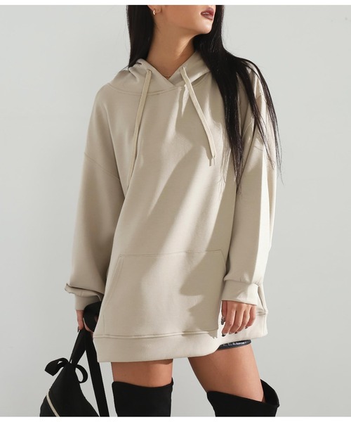 LATINA(ラティーナ)の「ダンボールチュニックパーカー(パーカー・レディース・ブラック/ベージュ/アイボリー・FREE)」の3枚目の写真