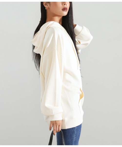 LATINA(ラティーナ)の「ダンボールチュニックパーカー(パーカー・レディース・ブラック/ベージュ/アイボリー・FREE)」の6枚目の写真