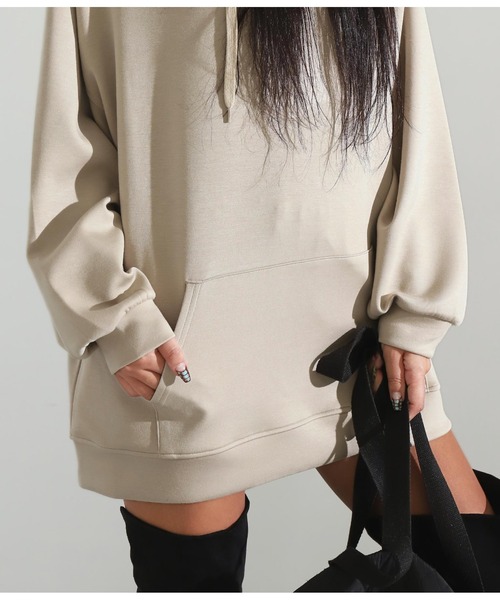LATINA(ラティーナ)の「ダンボールチュニックパーカー(パーカー・レディース・ブラック/ベージュ/アイボリー・FREE)」の14枚目の写真