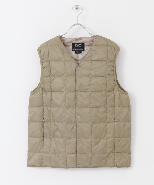 TAION(タイオン)の「TAION V NECK BUTTON DOWN VEST(ダウンベスト・メンズ・チャコールグレー/ブラック/ダークブラウン/ネイビー/レッド/オフホワイト/オリーブ/カーキ・MEDIUM/LARGE/X-LARGE)」の6枚目の写真