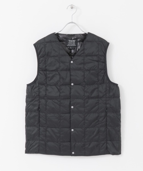 TAION(タイオン)の「TAION V NECK BUTTON DOWN VEST(ダウンベスト・メンズ・チャコールグレー/ブラック/ダークブラウン/ネイビー/レッド/オフホワイト/オリーブ/カーキ・MEDIUM/LARGE/X-LARGE)」の1枚目の写真