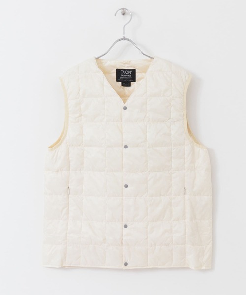 TAION(タイオン)の「TAION V NECK BUTTON DOWN VEST(ダウンベスト・メンズ・チャコールグレー/ブラック/ダークブラウン/ネイビー/レッド/オフホワイト/オリーブ/カーキ・MEDIUM/LARGE/X-LARGE)」の17枚目の写真