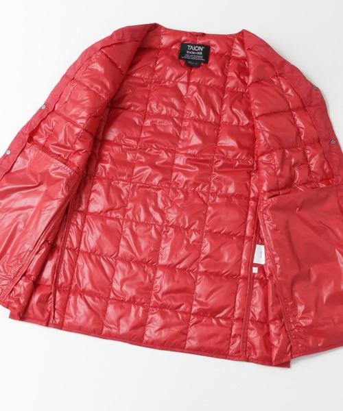 TAION(タイオン)の「TAION V NECK BUTTON DOWN VEST(ダウンベスト・メンズ・チャコールグレー/ブラック/ダークブラウン/ネイビー/レッド/オフホワイト/オリーブ/カーキ・MEDIUM/LARGE/X-LARGE)」の10枚目の写真