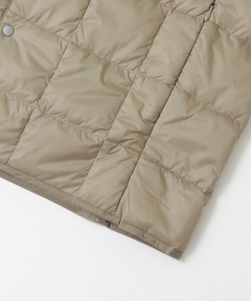 TAION(タイオン)の「TAION V NECK BUTTON DOWN VEST(ダウンベスト・メンズ・チャコールグレー/ブラック/ダークブラウン/ネイビー/レッド/オフホワイト/オリーブ/カーキ・MEDIUM/LARGE/X-LARGE)」の21枚目の写真