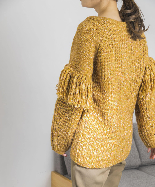EARIH（アーリ）の「EARIH　NUBES FRINGE V NECK KNIT（ニット/セーター・レディース・キャメル/ネイビー・FREE）」の13枚目の写真