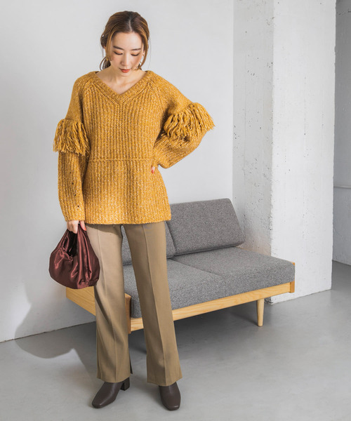 EARIH（アーリ）の「EARIH　NUBES FRINGE V NECK KNIT（ニット/セーター・レディース・キャメル/ネイビー・FREE）」の10枚目の写真