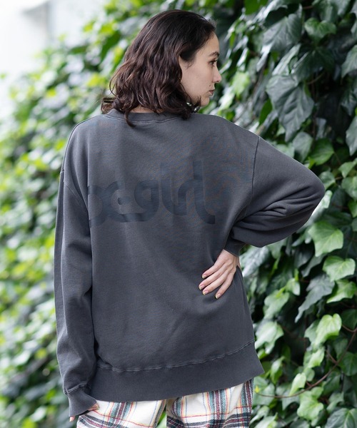 X-girl（エックスガール）の「PIGMENT DYED CREW SWEAT TOP（スウェット・レディース・ブラック/グリーン・M/L）」の2枚目の写真