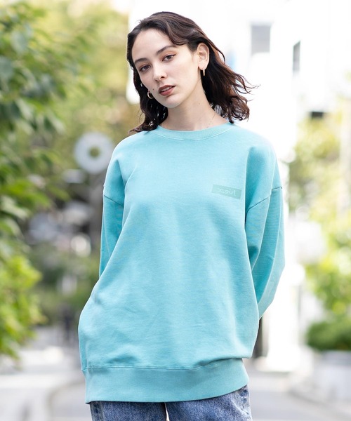 X-girl（エックスガール）の「PIGMENT DYED CREW SWEAT TOP（スウェット・レディース・ブラック/グリーン・M/L）」の11枚目の写真