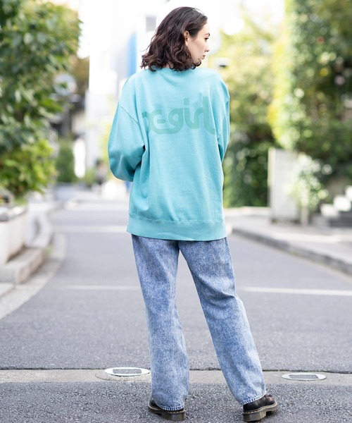 X-girl（エックスガール）の「PIGMENT DYED CREW SWEAT TOP（スウェット・レディース・ブラック/グリーン・M/L）」の15枚目の写真