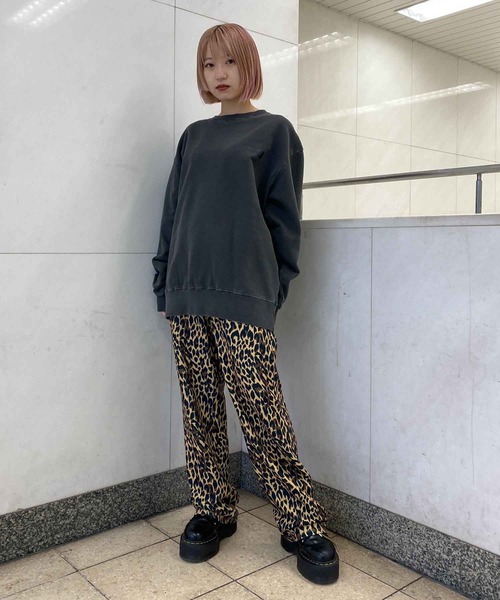 X-girl（エックスガール）の「PIGMENT DYED CREW SWEAT TOP（スウェット・レディース・ブラック/グリーン・M/L）」の22枚目の写真