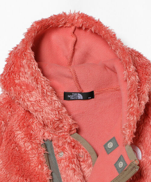こども ビームス（コドモビームス）の「THE NORTH FACE / ベビー シェルパ フリーススーツ 21（80～90㎝）（サロペット/オーバーオール・キッズ・オリーブ/レッド系その他・ONE SIZE）」の4枚目の写真