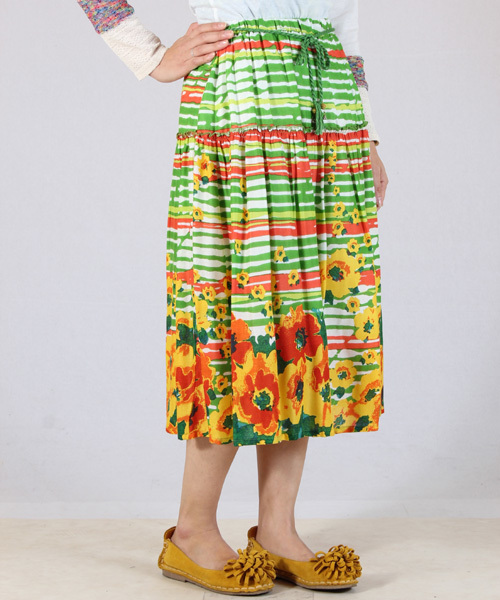 チャイハネ（チャイハネ）の「【チャイハネ】ボタニカルフラワーボーダースカート（スカート・レディース・レッド/ブルー/グリーン・FREE）」の10枚目の写真