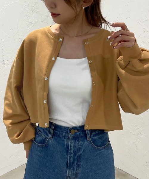 apres jour mignon（アプレジュールミニョン）の「ドットボタンカーディガン【ZOZOTOWN限定アイテム】（カーディガン/ボレロ・レディース・ブラック/ピンク/イエロー系その他/グリーン系その他/アイボリー・X-LARGE/フリー）」の4枚目の写真