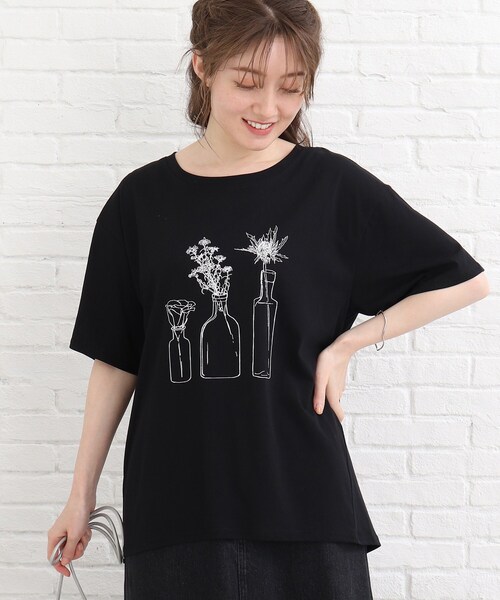 SHOO・LA・RUE(シューラルー)の「◆【接触冷感】バックラウンドプリントT(Tシャツ/カットソー・レディース・ベージュ系その他6/ホワイト系その他/ブラック系/ブラック系2・03/02/04)」の4枚目の写真