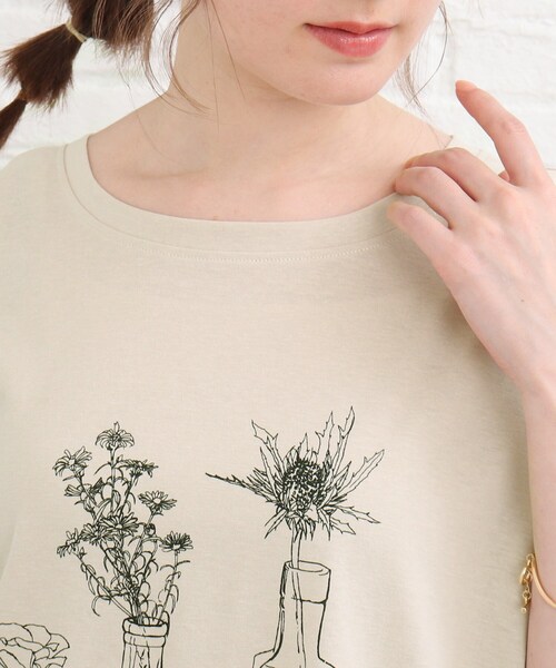 SHOO・LA・RUE(シューラルー)の「◆【接触冷感】バックラウンドプリントT(Tシャツ/カットソー・レディース・ベージュ系その他6/ホワイト系その他/ブラック系/ブラック系2・03/02/04)」の15枚目の写真