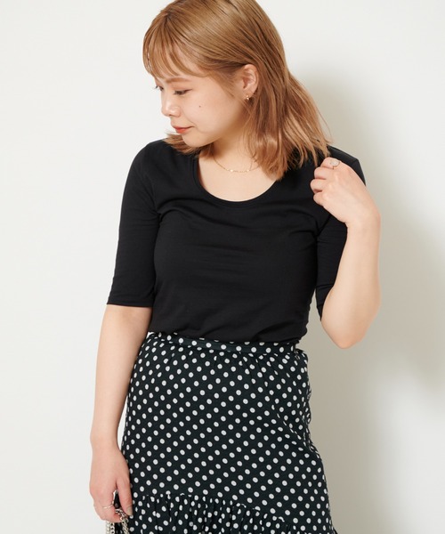 U by SPICK&SPAN（ユーバイスピックアンドスパン）の「UネックTEE（Tシャツ/カットソー・レディース・ブラック/ホワイト/ピンク・FREE）」の2枚目の写真
