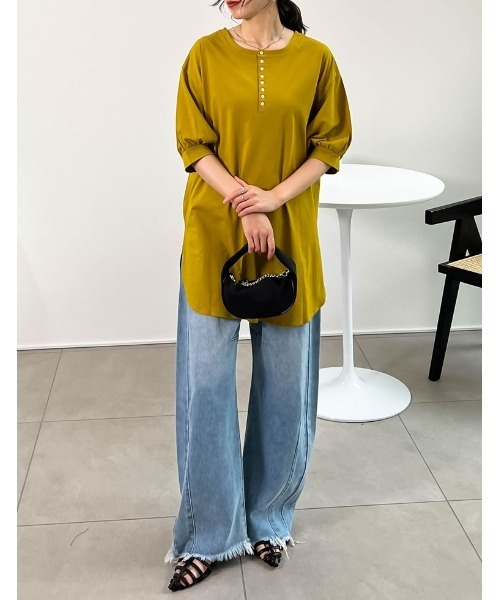 Re:EDIT(リエディ)の「前後2WAYシルケットカットソーチュニック(Tシャツ/カットソー・レディース・ホワイト/マスタード/グレイッシュベージュ/ブラック・MEDIUM/LARGE)」の5枚目の写真