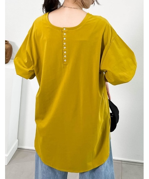 Re:EDIT(リエディ)の「前後2WAYシルケットカットソーチュニック(Tシャツ/カットソー・レディース・ホワイト/マスタード/グレイッシュベージュ/ブラック・MEDIUM/LARGE)」の11枚目の写真