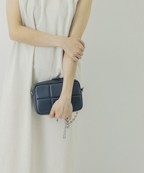 ADD CULUMN(アドカラム)の「ADD CULUMN PUFF CROSS BODY CHAIN(ショルダーバッグ・レディース・イエロー/ブルー/ダークグレー・-)」の11枚目の写真