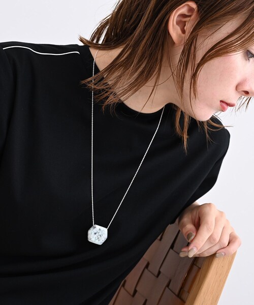 INDIVI(インディヴィ)の「◆Donnaruma ナチュラルストーンネックレス(ネックレス・レディース・ピンク/グリーン/パープル系・00)」の7枚目の写真
