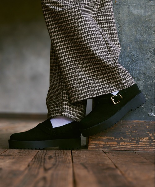 CASPER JOHN（キャスパージョン）の「Leather strap sabo/レザーストラップサボ（その他シューズ・メンズ・ブラウン/ブラック・SMALL/MEDIUM/LARGE）」の2枚目の写真