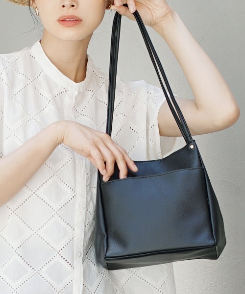 e-zakkamania stores(イーザッカマニアストアーズ)の「ダブルフェイス キューブ トートバッグ(トートバッグ・レディース・アイボリー/スモークピンク/ブラウン/ブラック・-)」の2枚目の写真