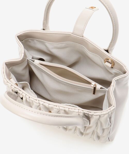 MAJESTIC LEGON(マジェスティックレゴン)の「上品スクエアバッグ(ハンドバッグ・レディース・ライトグレー/ブラック/アイボリー・FREE)」の9枚目の写真