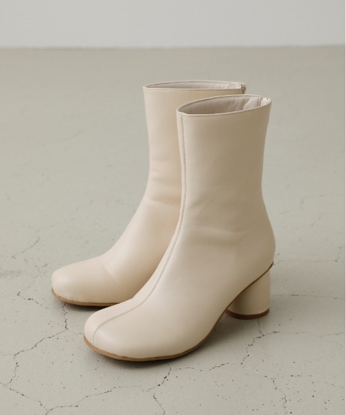 crie conforto（クリーコンフォルト）の「DECOブーツ（ブーツ・レディース・ホワイト/ブラック/ライトベージュ・SMALL/MEDIUM/LARGE/LL）」の2枚目の写真