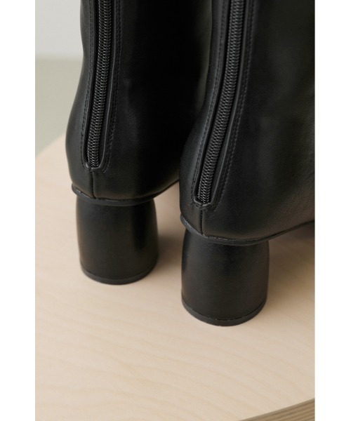 crie conforto（クリーコンフォルト）の「DECOブーツ（ブーツ・レディース・ホワイト/ブラック/ライトベージュ・SMALL/MEDIUM/LARGE/LL）」の4枚目の写真