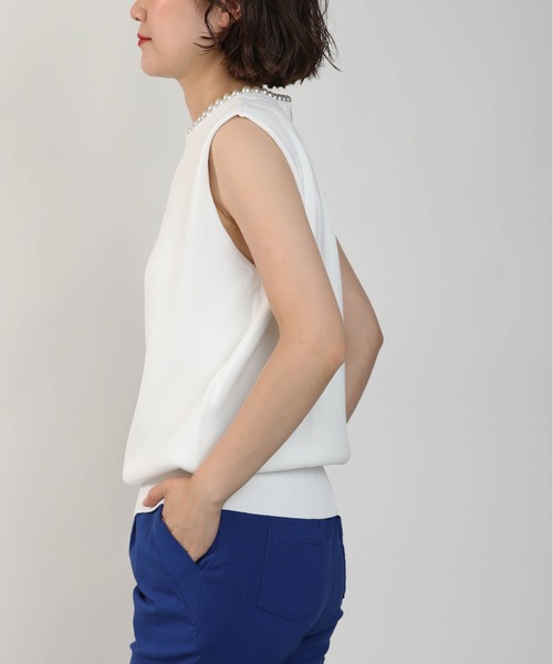 PICCIN(ピッチン)の「ネックパールノースリーブニット(ニット/セーター・レディース・ブラック/オフホワイト/モカ・M)」の5枚目の写真