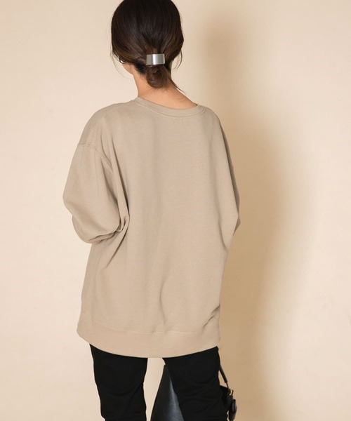 Champion(チャンピオン)の「『佐田真由美さん着用』『別注』Champion ロゴプリントスウェット(スウェット・レディース・ネイビー/オートミール/ベージュ/ホワイト・MEDIUM/SMALL)」の19枚目の写真