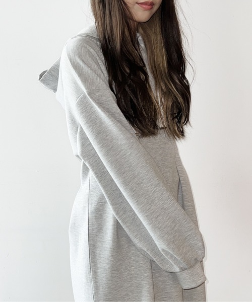 one way（ワンウェイ）の「タック入りダンボールパーカーワンピース（ワンピース・レディース・ライトグレー/ブラック/ベージュ/ホワイト/ライトブルー・FREE）」の4枚目の写真