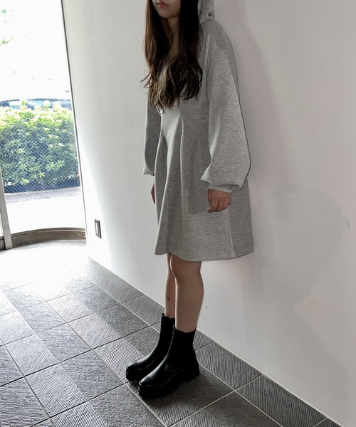 one way（ワンウェイ）の「タック入りダンボールパーカーワンピース（ワンピース・レディース・ライトグレー/ブラック/ベージュ/ホワイト/ライトブルー・FREE）」の14枚目の写真