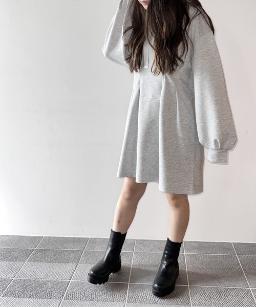 one way（ワンウェイ）の「タック入りダンボールパーカーワンピース（ワンピース・レディース・ライトグレー/ブラック/ベージュ/ホワイト/ライトブルー・FREE）」の9枚目の写真