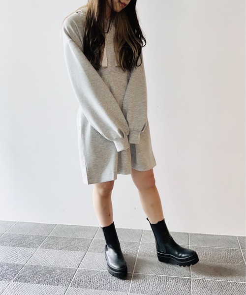 one way（ワンウェイ）の「タック入りダンボールパーカーワンピース（ワンピース・レディース・ライトグレー/ブラック/ベージュ/ホワイト/ライトブルー・FREE）」の11枚目の写真