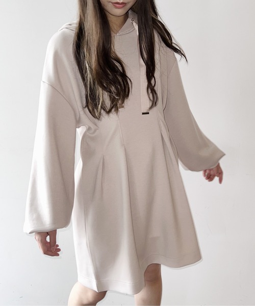 one way（ワンウェイ）の「タック入りダンボールパーカーワンピース（ワンピース・レディース・ライトグレー/ブラック/ベージュ/ホワイト/ライトブルー・FREE）」の16枚目の写真