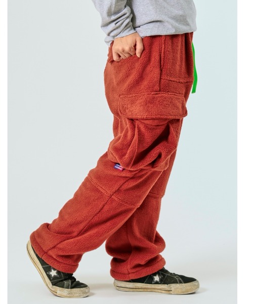 AlexanderLeeChang(アレキサンダーリーチャン)の「AlexanderLeeChang/アレキサンダーリーチャン BLC FLEECE ARMY CARGO PANTS BC042201(カーゴパンツ・メンズ・ブラック/ブラウン/マスタード・MEDIUM/LARGE/X-LARGE)」の2枚目の写真