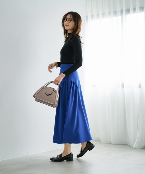 STYLE DELI（スタイルデリ）の「ラウンドギャザーフレアスカート（スカート・レディース・ブラック/ブルー・01/02）」の6枚目の写真