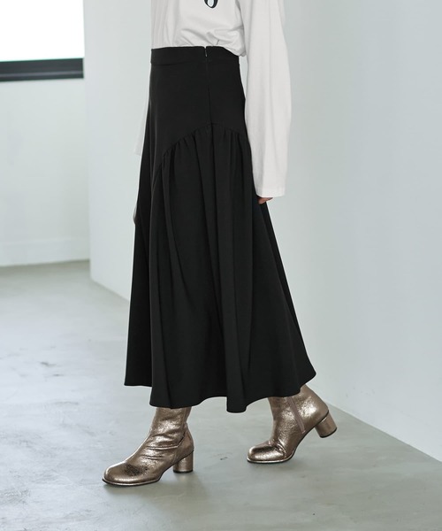 STYLE DELI（スタイルデリ）の「ラウンドギャザーフレアスカート（スカート・レディース・ブラック/ブルー・01/02）」の12枚目の写真