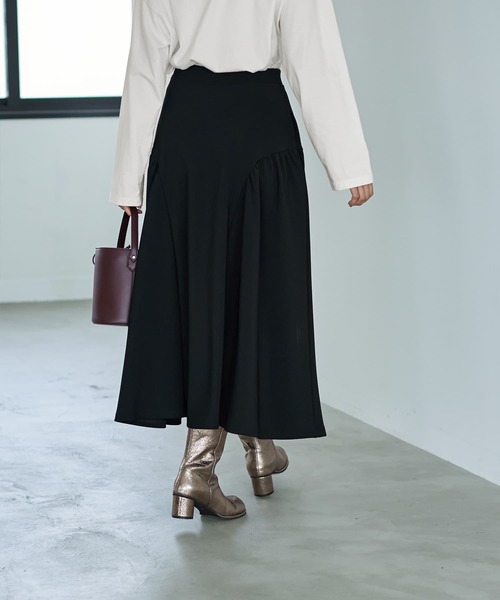 STYLE DELI（スタイルデリ）の「ラウンドギャザーフレアスカート（スカート・レディース・ブラック/ブルー・01/02）」の13枚目の写真