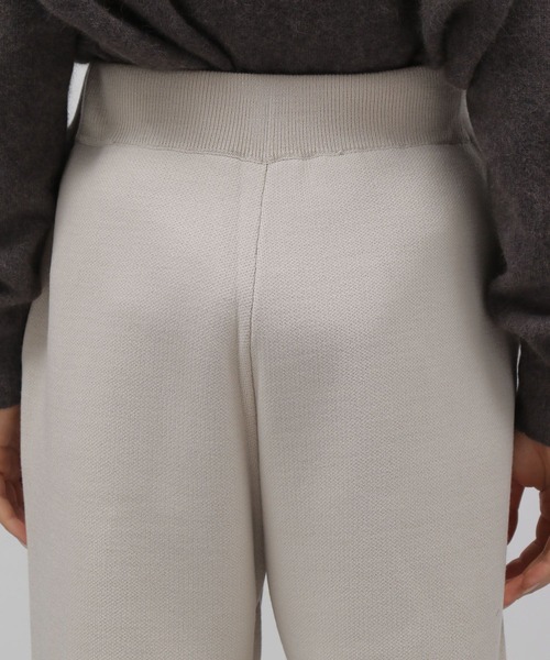 LAKOLE（ラコレ）の「12Gカシミヤタッチワイドパンツ[セットアップ対応] / 285886（その他パンツ・レディース・ブラック/ブラウン/グレイッシュベージュ・SMALL/MEDIUM）」の11枚目の写真