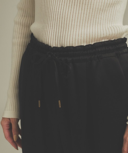 qualite（カリテ）の「アセテートサテンドロストパンツ（その他パンツ・レディース・ブラック/ピンクベージュ・40/38/36/34）」の12枚目の写真
