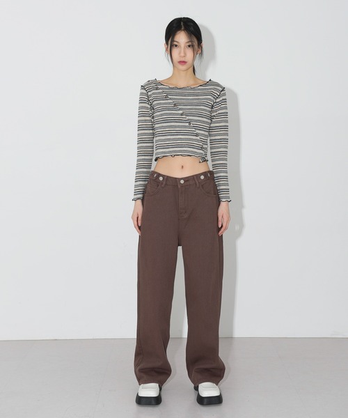 FOLLOWIN（フォロウィン）の「ストライプ斜めウェーブボタンクロップTシャツ（Tシャツ/カットソー・レディース・ブラック/ピンク/ブルー・FREE）」の4枚目の写真