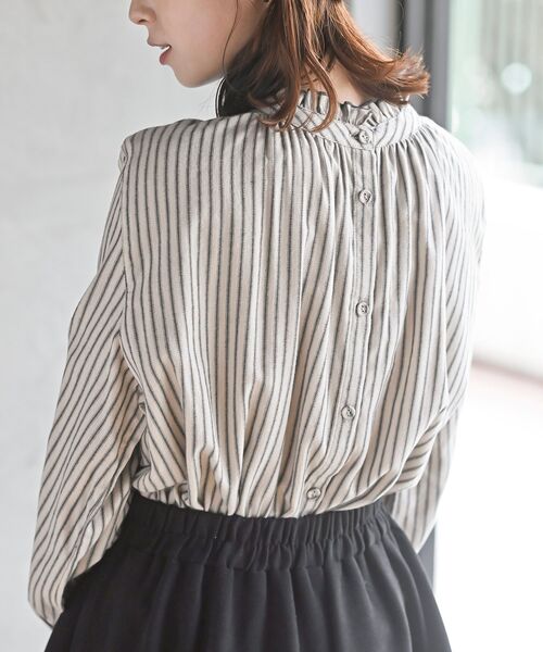 rps（アールピーエス）の「ネル起毛前後２ＷＡＹフリルブラウス（シャツ/ブラウス・レディース・ネイビー/アイボリー/マスタード/ブラック/ブラック系その他2/ベージュ系その他/オフホワイト・M/フリー）」の21枚目の写真