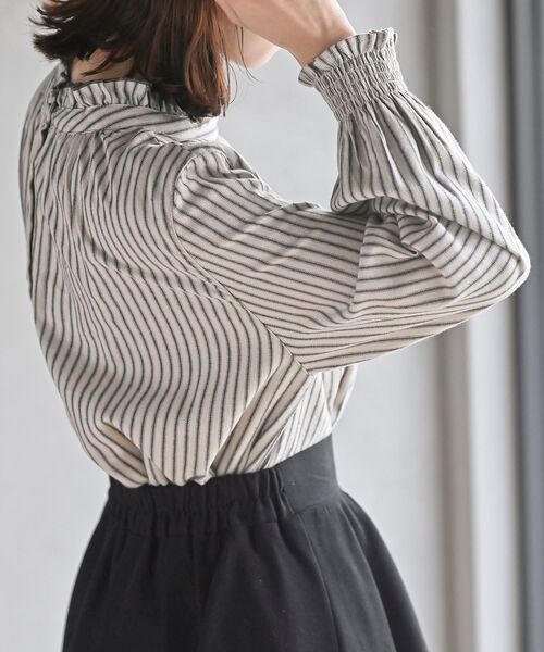 rps（アールピーエス）の「ネル起毛前後２ＷＡＹフリルブラウス（シャツ/ブラウス・レディース・ネイビー/アイボリー/マスタード/ブラック/ブラック系その他2/ベージュ系その他/オフホワイト・M/フリー）」の20枚目の写真