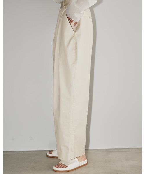 TODAYFUL（トゥデイフル）の「タックテーパードトラウザース（その他パンツ・レディース・ブラック/ベージュ/アイボリー・36inch/38inch）」の20枚目の写真