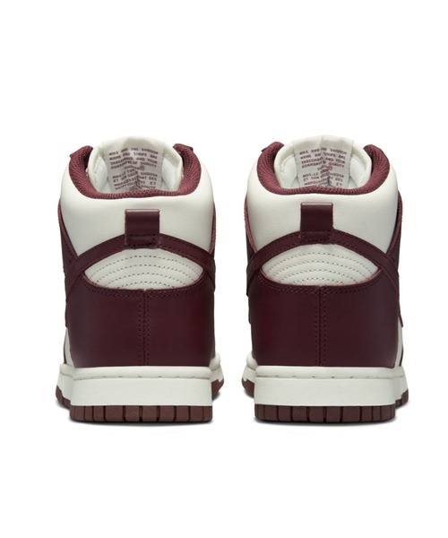 NIKE（ナイキ）の「【NIKE】NIKE DUNK HIGH（スニーカー・レディース・バーガンディー・22.5cm/23cm/23.5cm/24cm/24.5cm/25cm/25.5cm/26cm/26.5cm/27cm/27.5cm/28cm/28.5cm）」の2枚目の写真