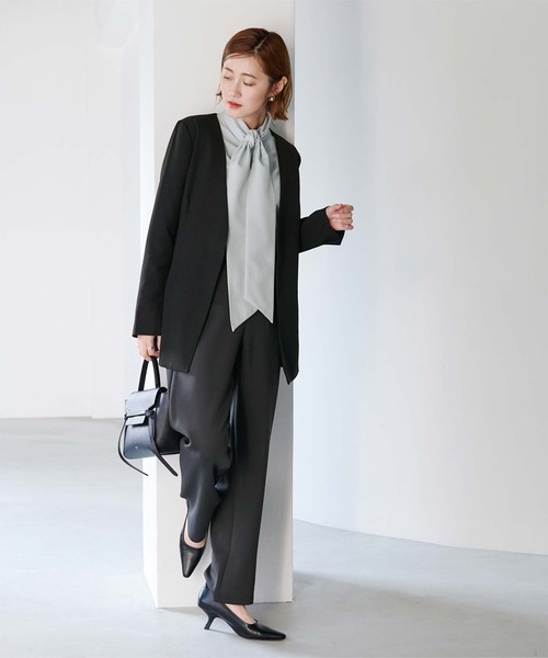 UR'S（ユアーズ）の「ベーシックノーカラーVネックジャケット（ノーカラージャケット・レディース・グレイッシュベージュ/ダークネイビー/ブラック・M/L/S）」の5枚目の写真