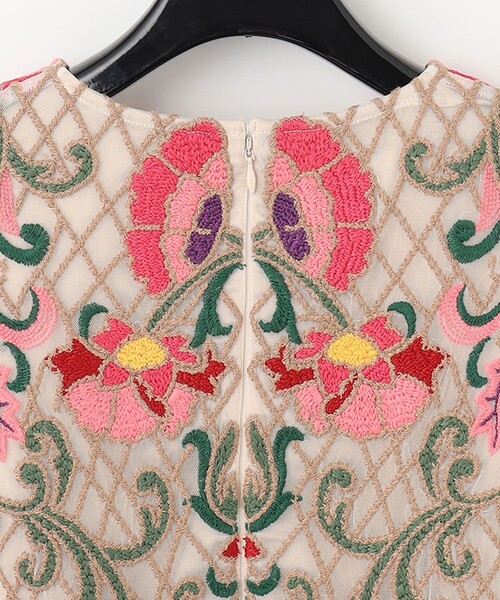 GRACE CONTINENTAL（グレースコンチネンタル）の「フラワー刺繍A